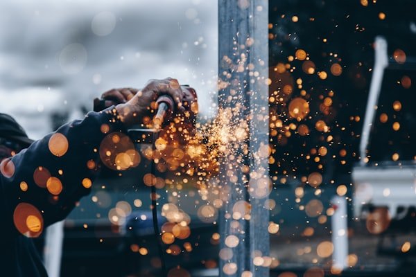 Trabalho em metal e serralheria